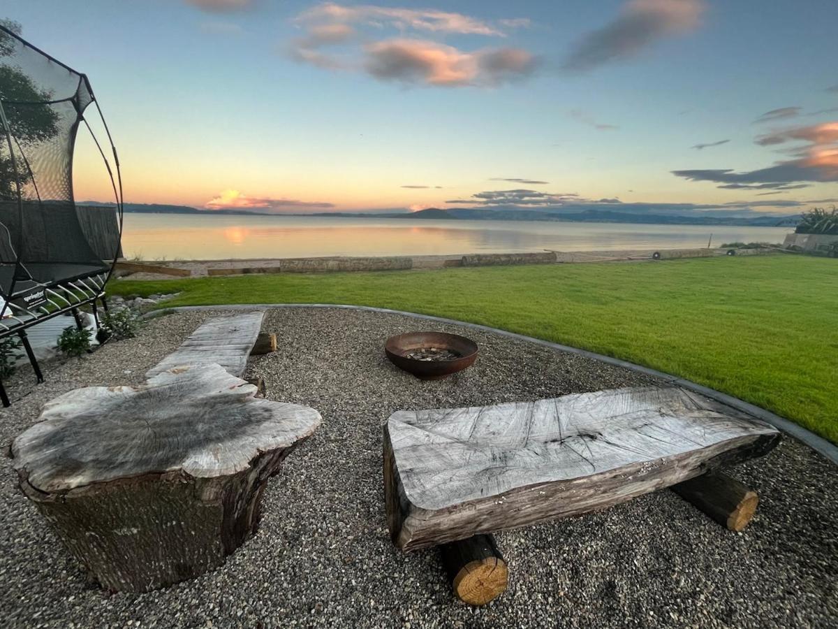 Jandals & Joy Lakefront Retreat Rotorua Buitenkant foto